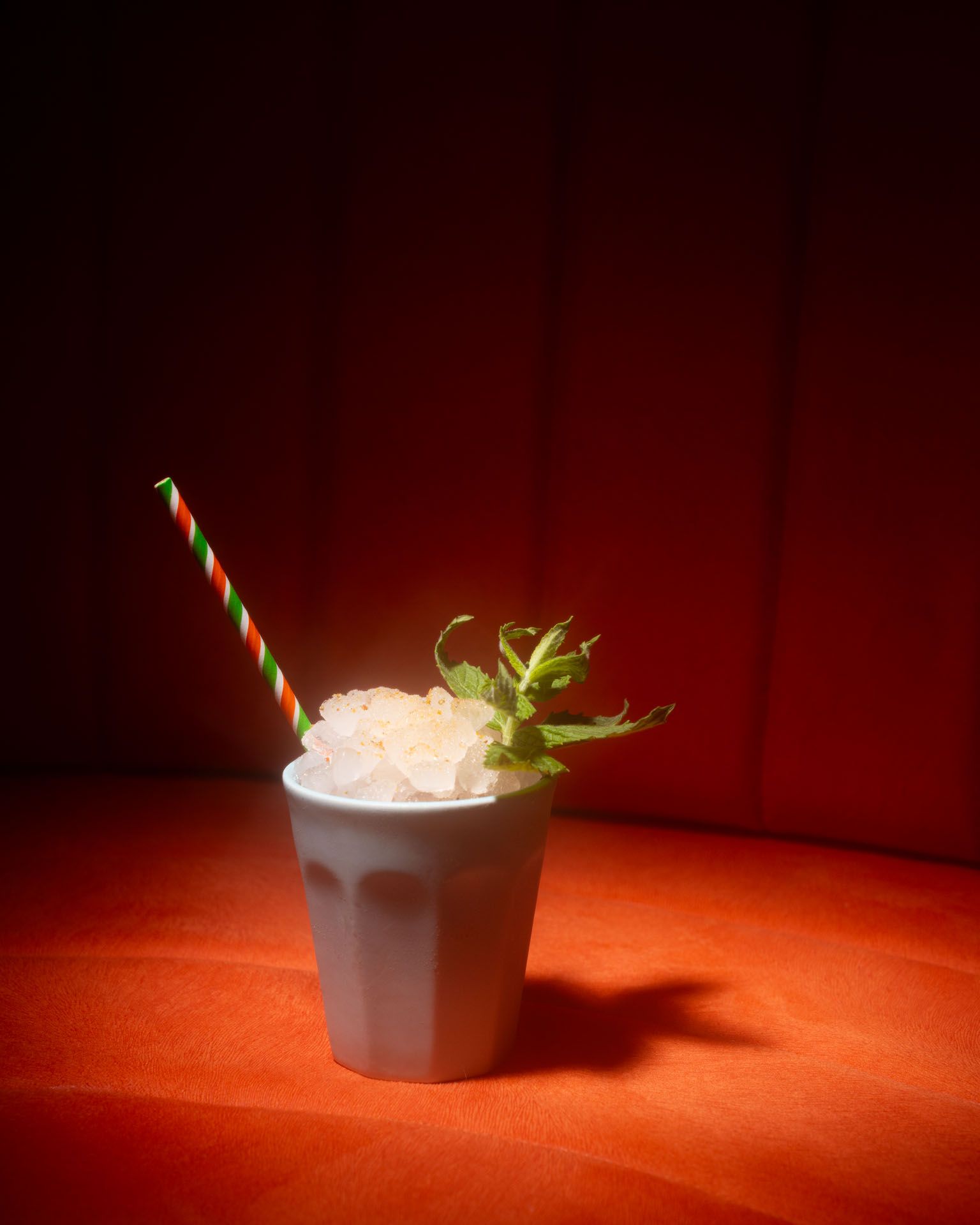Detalle de barra en Querida Aura, cocteles y mezcal de productores pequeños